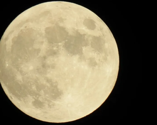 Яркая луна «омрачит» петербуржцам вид на первый в 2026 году звездопад