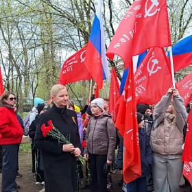 В Понтонном возложили цветы к «Стене памяти»