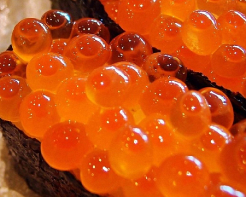 В Петербурге упал спрос и цены на икру