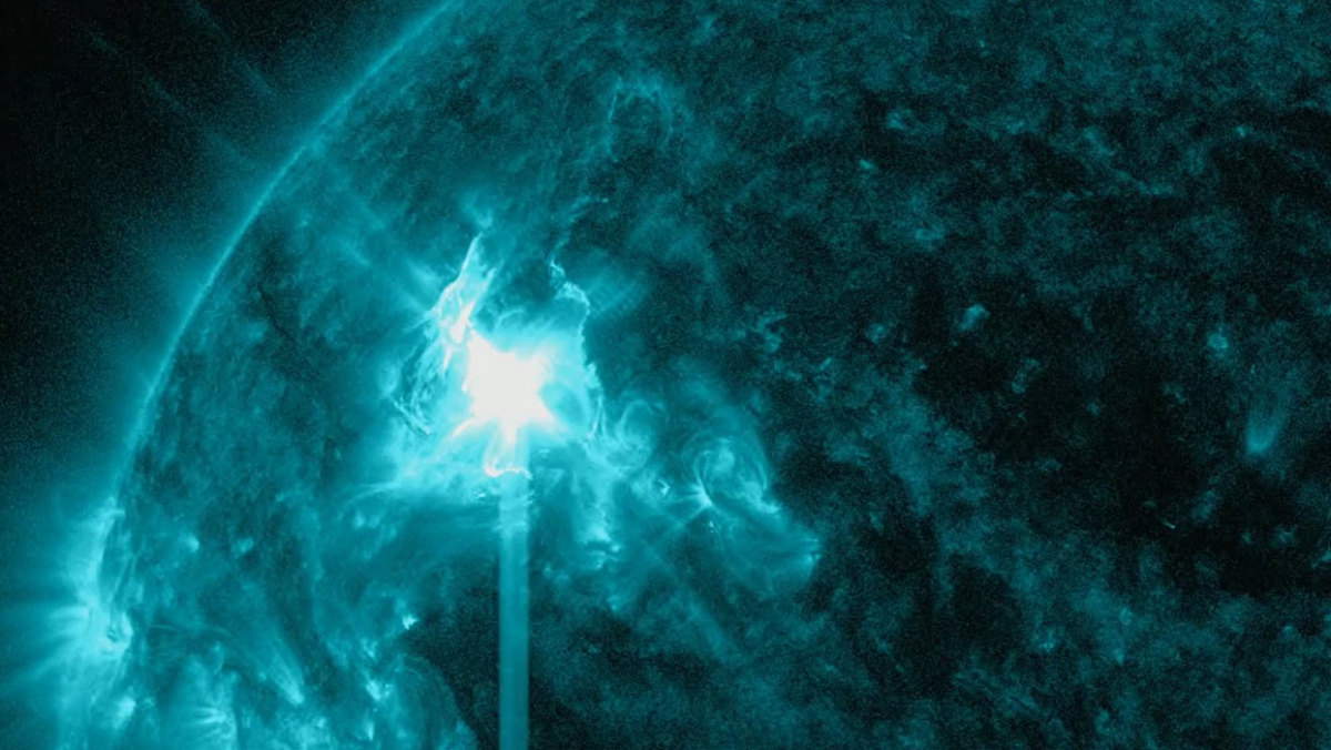 Ночью на Солнце произошёл крупный выброс плазмы в сторону Земли