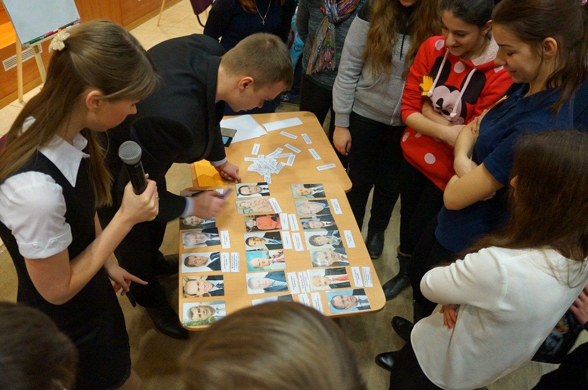 В Колпино прошла командно-интеллектуальная игра "Молодежь выбирает будущее"