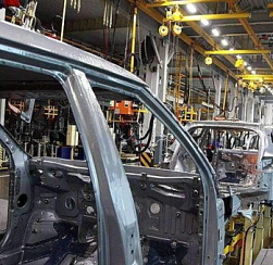 Производство легковых авто снизилось в России почти на 3 %