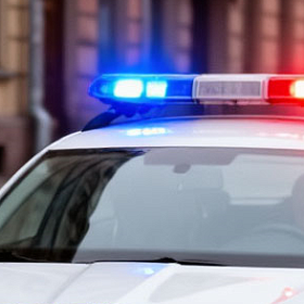 Пьяный украл продукты и ударил разбитой бутылкой охранника в Пушкине