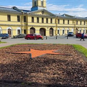 Возле Ижорского завода появилась композиция ко Дню Победы
