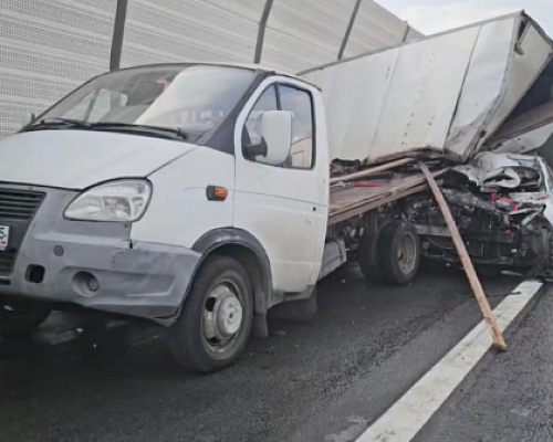 На КАД в воскресное утро образовалась пробка длиной почти 3 км
