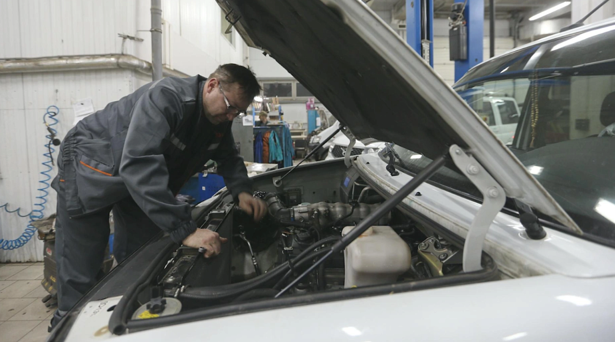 Авторемонт может подорожать на 15% в Петербурге после повышения НДС