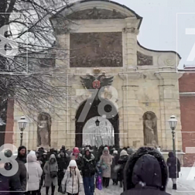 Петербуржцы с утра выстроились в очередь у Петропавловской крепости