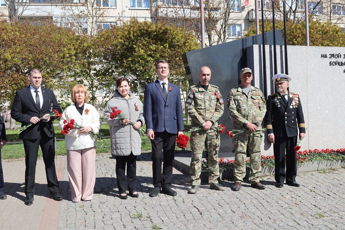 Митинг на Аллее Славы