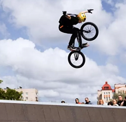 В Колпино впервые прошли соревнования по велоспорту BMX