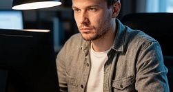 Самозанятые смогут получать больничные спустя полгода взносов