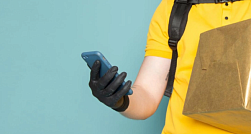 Подарок со вкусом обмана: мошенники придумали новую схему под видом доставки