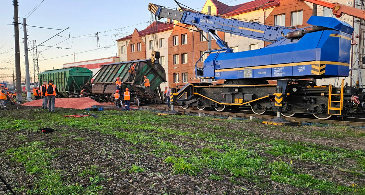 На Сортировочной с рельсов сошёл один из вагонов товарного поезда