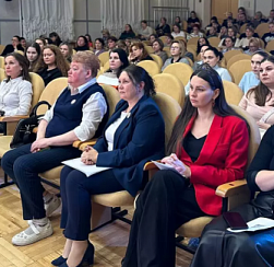 Родителям из Колпинского района рассказали о рисках вербовки подростков в интернете