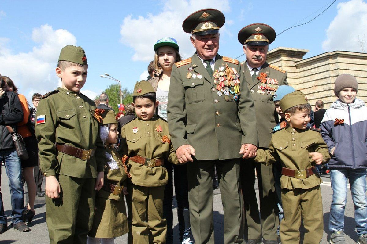 Парад Победы впервые прошел в Колпино