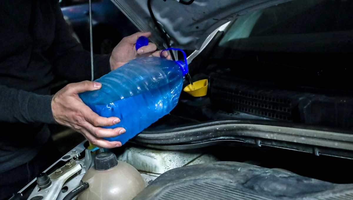 Роспотребнадзор выявил в Петербурге небезопасную «незамерзайку»