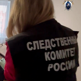 В Колпино мужчина убил жену на глазах у маленького ребёнка