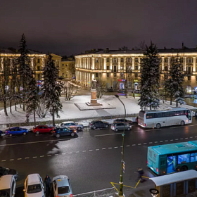 На Привокзальной площади в Колпино установили художественную подсветку