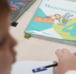 Глава Минпросвещения высказался об идее перехода на 12-летнее обучение в школах