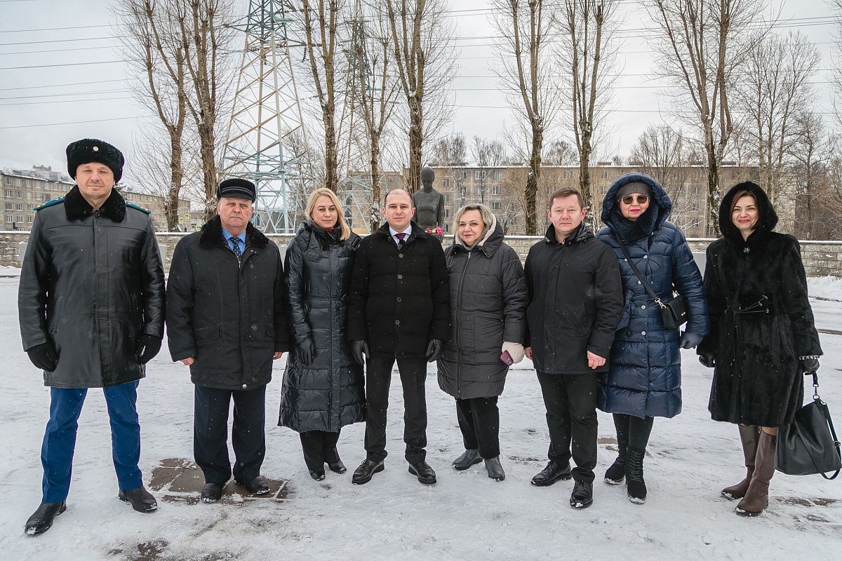 Михаил Романов провёл выездное межведомственное совещание по вопросу реконструкции Невского мемориала