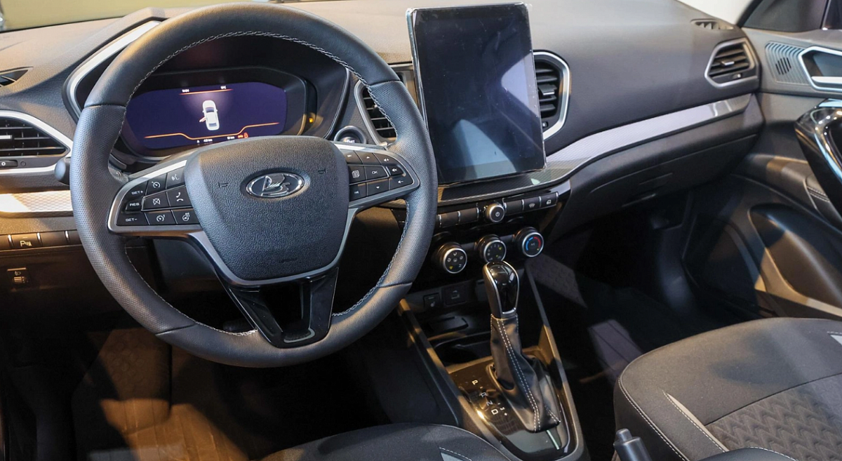 АвтоВАЗ прокомментировал проблему с блокировкой руля у Lada Vesta во время движения