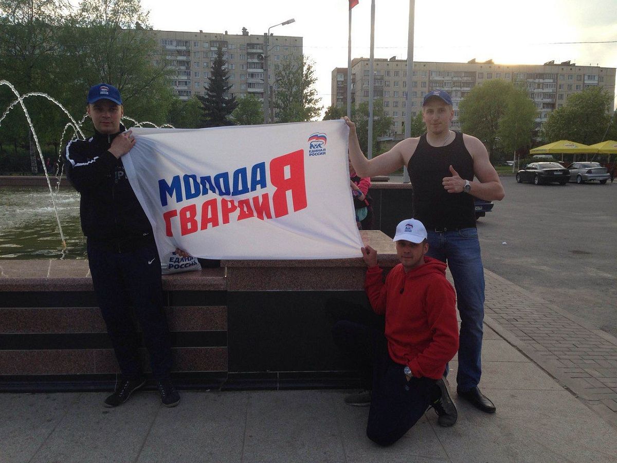 Молодогвардейцы устранили последствия вандализма по отношению к новому фонтану