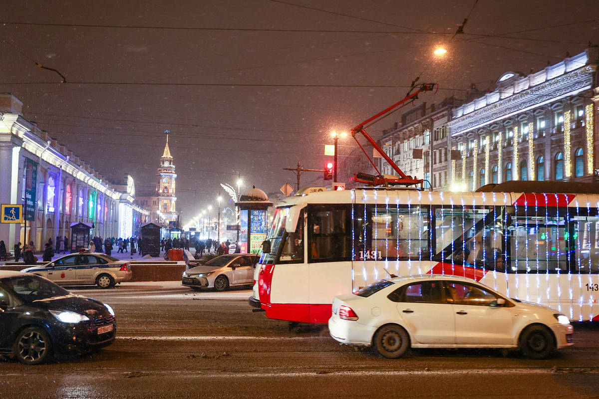 Метро закроют уже в&nbsp;час ночи: опубликован график работы общественного транспорта в&nbsp;Петербурге в&nbsp;новогоднюю ночь