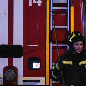 Поезд подожгли около железнодорожной станции Шушары