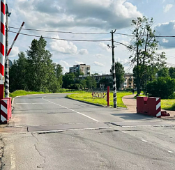 На Вознесенском шоссе на несколько дней закроют ж/д переезд