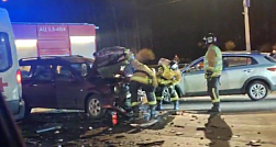 Автомобилисты оказались в ловушке в результате ДТП на северо-западе Петербурга