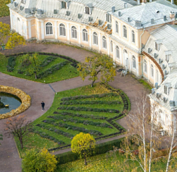 С 5 ноября вход в музей-заповедник «Петергоф» станет бесплатным