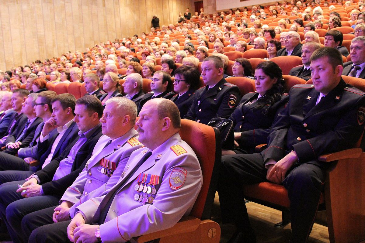 В день столетия советской милиции