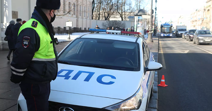 В Колпино сотрудники Госавтоинспекции пресекли контрабанду алкоголя