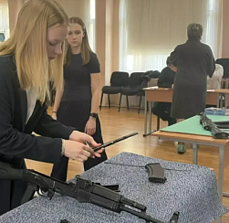 В Колпинской школе прошли соревнования по военно-прикладному троеборью