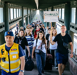 В Петербург прибыла вторая группа школьников из Курской области