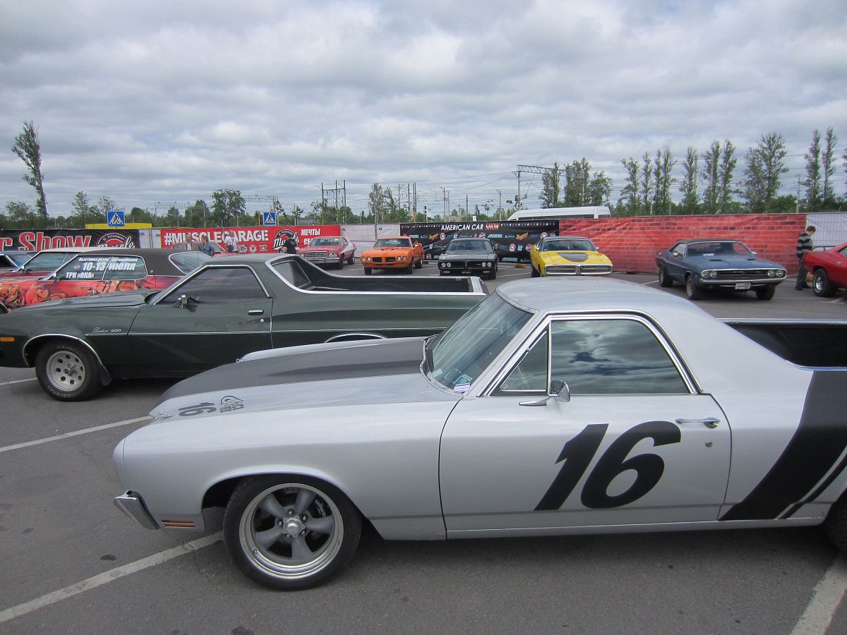 Muscle cars 2014 в Колпино (Видео, Фото)