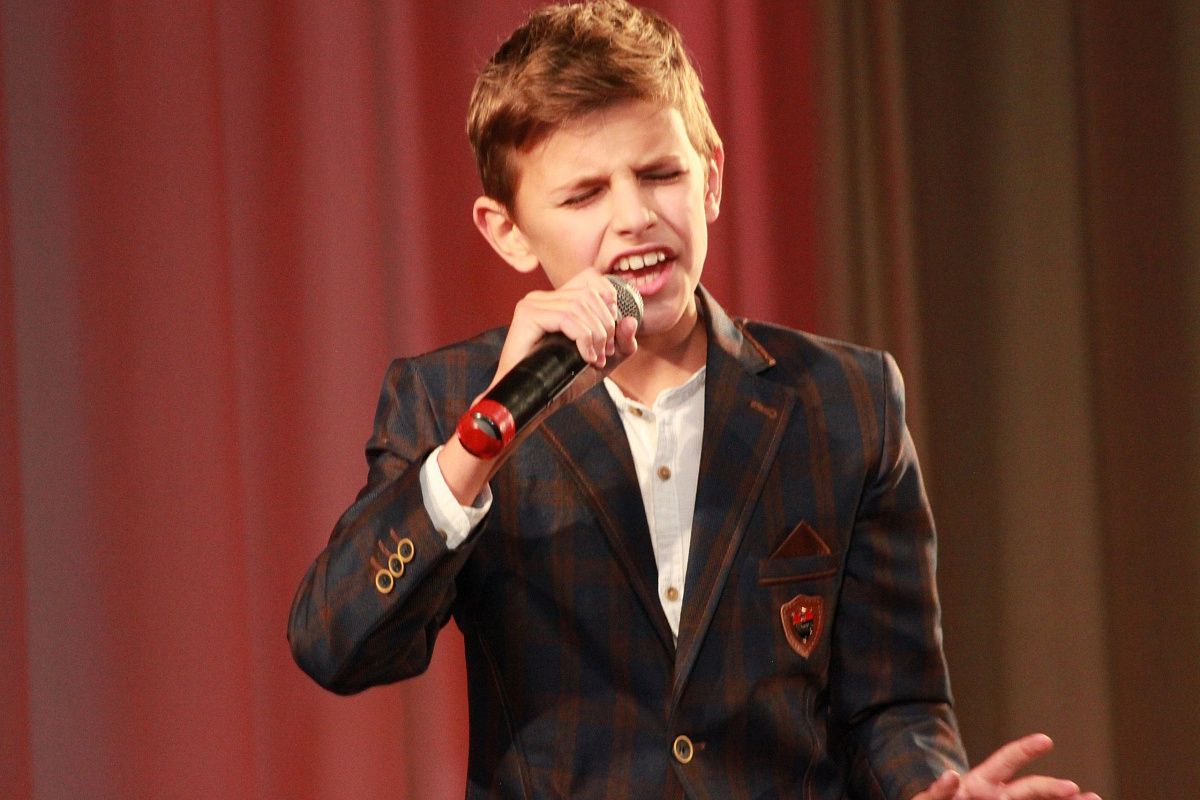 В Доме Молодежи "Колпинец" состоялся вокальный конкурс талантов "Твой Яркий PRоект"