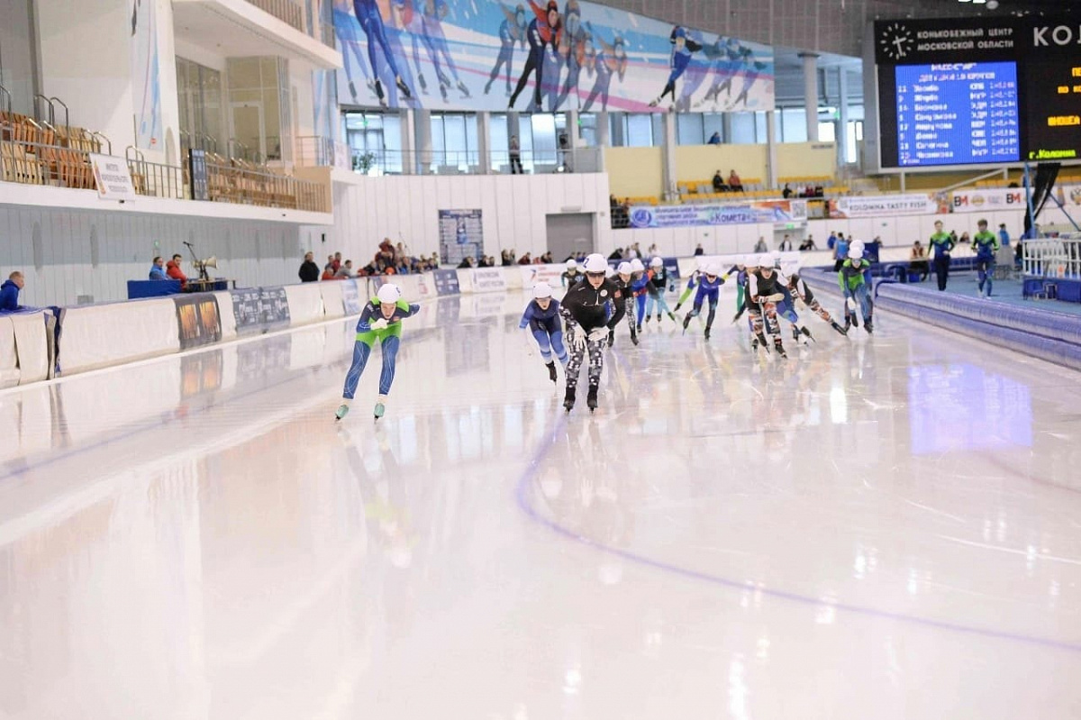 Колпинские спортсмены блестяще выступили на Первенстве России по конькобежному спорту