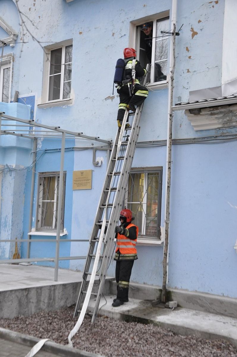 В ноябре 2013 года на территории Колпинского района проходят внеплановые выездные проверки противопожарного состояния объектов