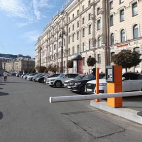 Автовладельцам напомнили, что за парковку можно расплатиться наличными