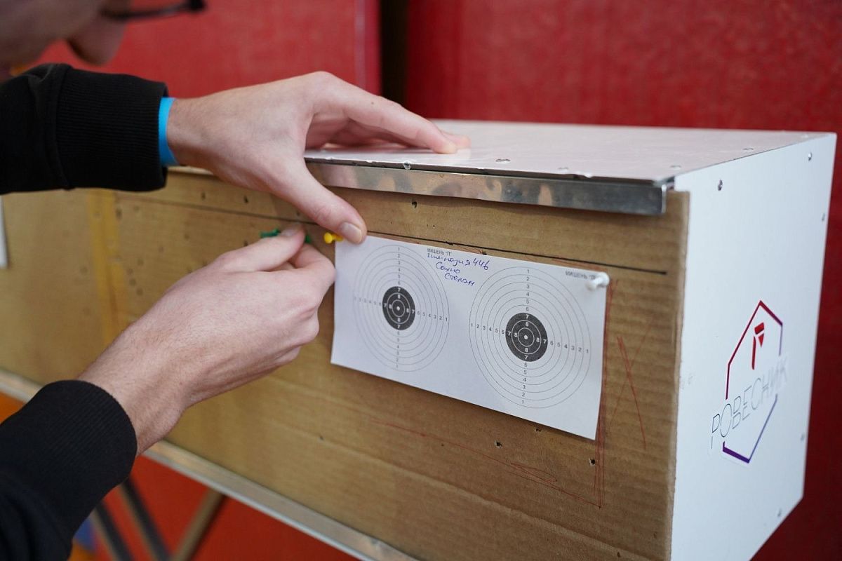 В Молодёжном центре «Ровесник» прошли соревнования по военно-спортивному многоборью