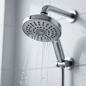 Эксперт предупредила о скрытой опасности лейки для душа Эксперт предупредила о скрытой опасности лейки для душа