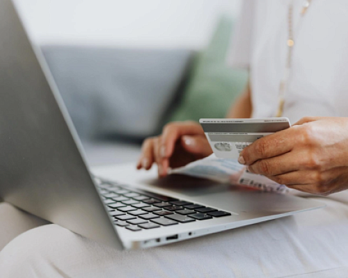 Мошенники притворяются продавцами маркетплейсов и под предлогом техсбоя похищают деньги