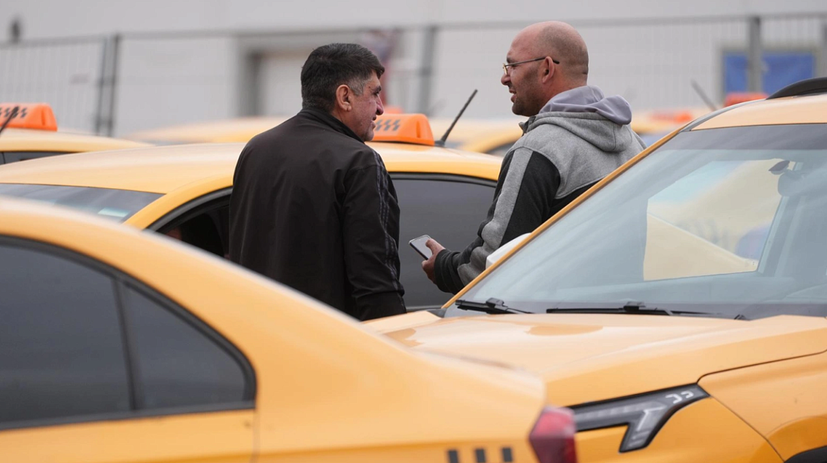 С 7 ноября в Петербурге сократится число водителей такси