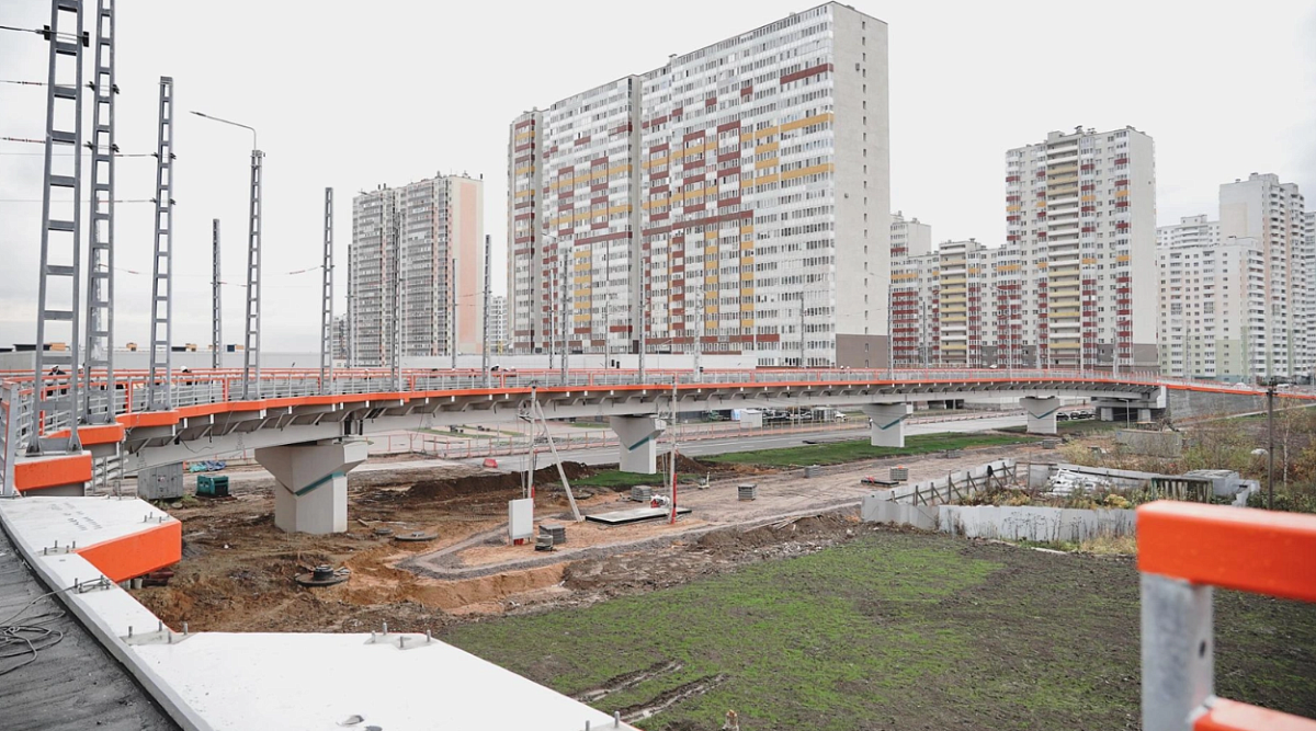 На трамвайном путепроводе «Купчино — Шушары — Славянка» начался монтаж контактной сети