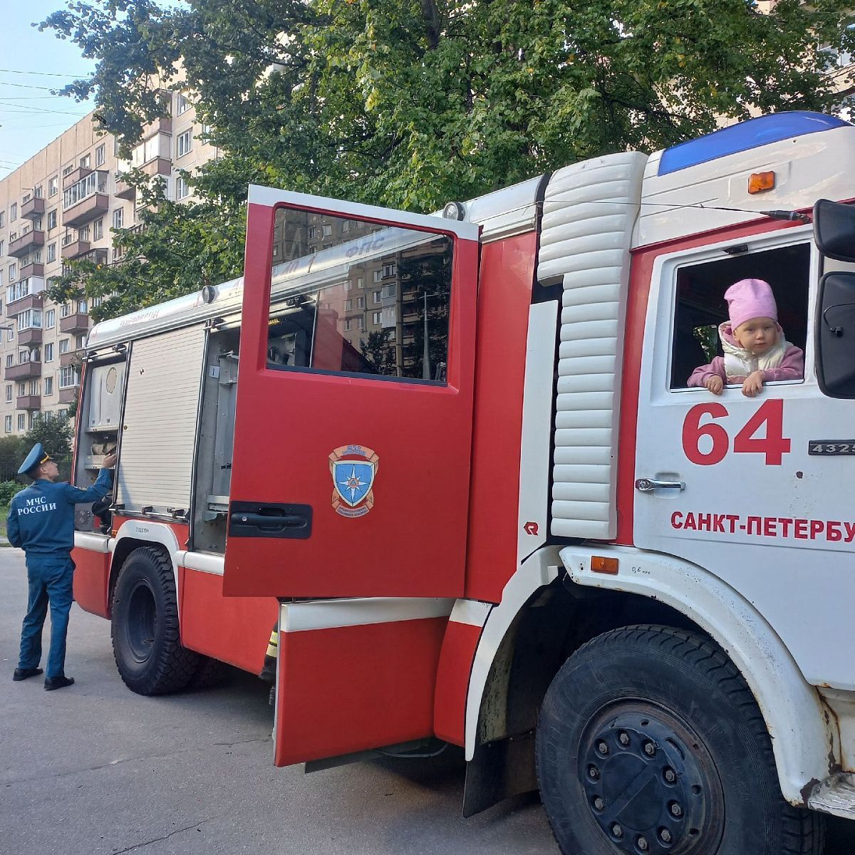 В детском саду №11 Колпинского района рассказали воспитанникам о соблюдении правил пожарной безопасности В детском саду №11 Колпинского района рассказали воспитанникам о соблюдении правил пожарной безопасности