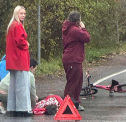 Иномарка сбила 9-летнюю велосипедистку в Пушкине