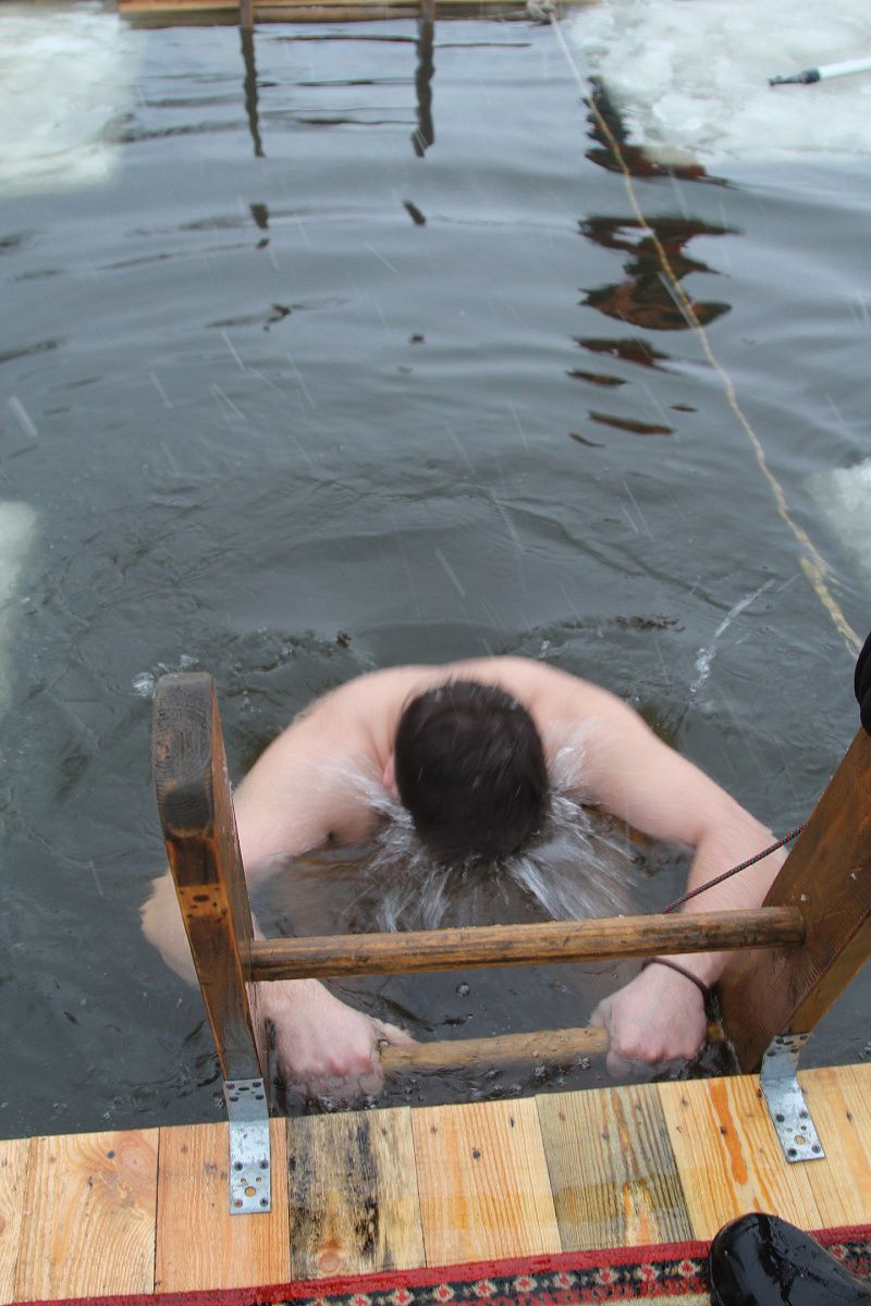 Каша от колпинского муниципалитета согреет после крещенских купаний