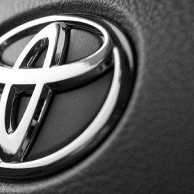 В 2025 году Toyota подала более полусотни заявок на регистрацию своих товарных знаков в РФ