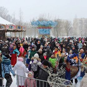 В парке Аттракционов прошло праздничное мероприятие «Масленичные потехи»
