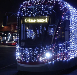 Метро, автобусы и троллейбусы Петербурга в Рождество будут работать всю ночь